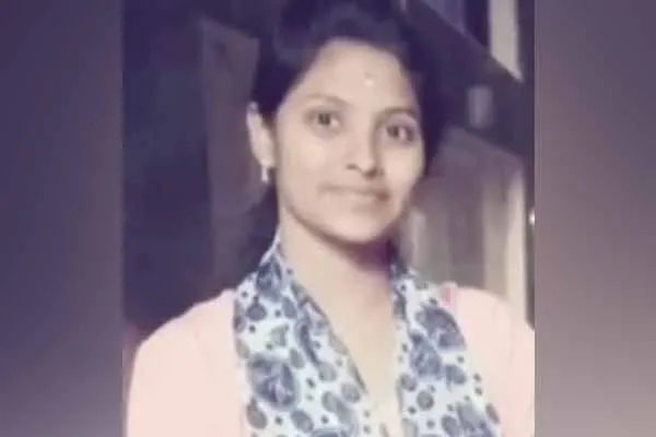 southern railway description about pregnant woman falling in train incident 