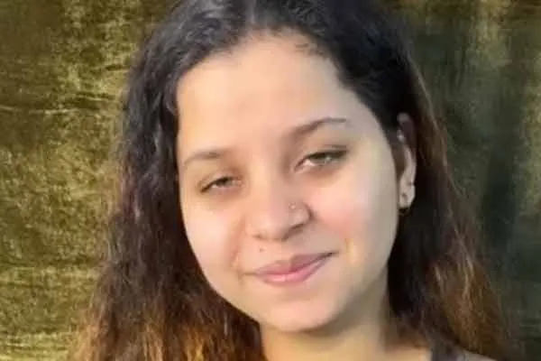incident happened to Young womn while she was riding in her friend's car in delhi