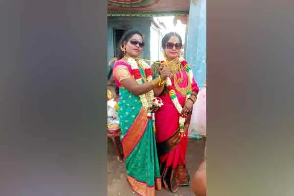 kallakurichi koovagam koothandavar temple chithirai festival transgender participated