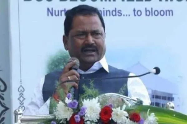 A case against the karnataka Congress leader Gurappa Naidu by teacher