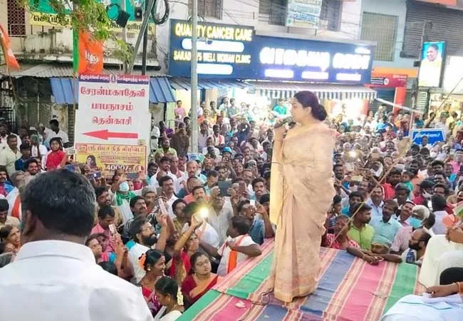 kushboo bjp leader pressmeet at nellai 