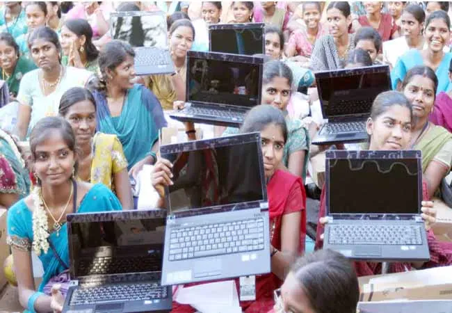 tn schools education has announced all govt schools give the laptops head master 