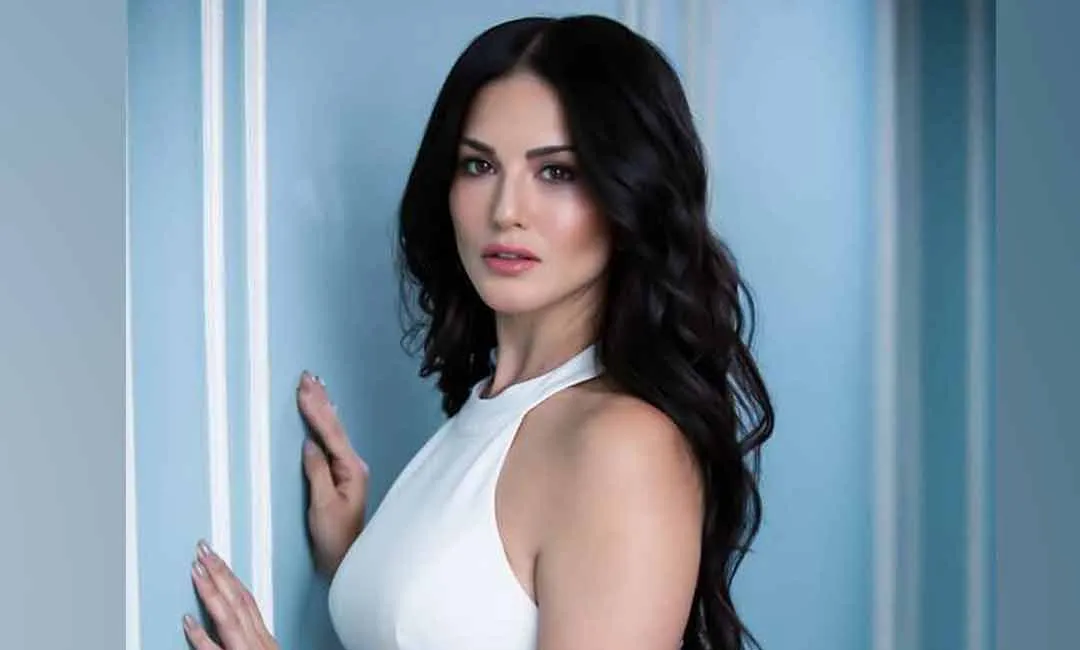  protest to Sunny Leone dance puducherry