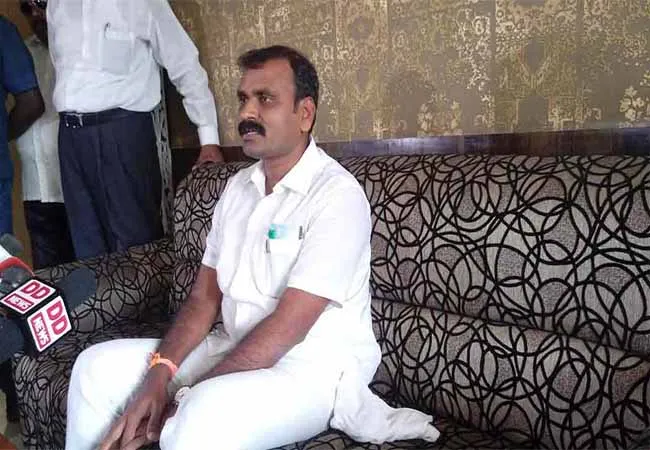 bjp leader l.murugan meet admk leader, cm palanisamy for today 