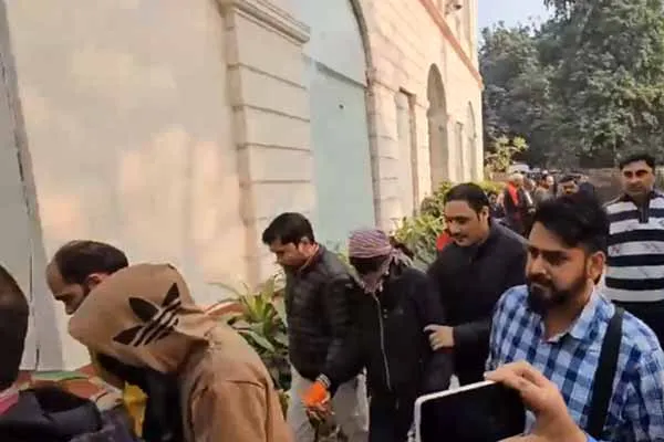 Parliamentary trespass incident Extension of police custody for 4 persons