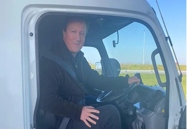 David Cameron on the field for Ukrainian refugees!