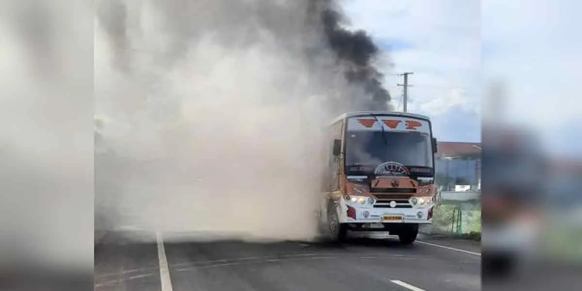 The truck that caught fire in the middle of the road ...