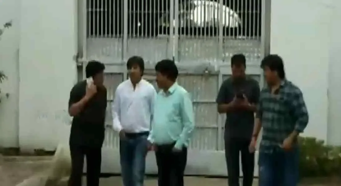 Supporters of BJP MLA attack the official with a cricket bat