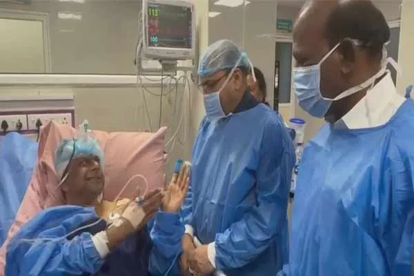 Chief Minister inquires about doctor Balaji  health