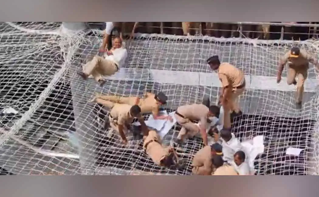Farmers issue at the Maharashtra Chief Secretariat