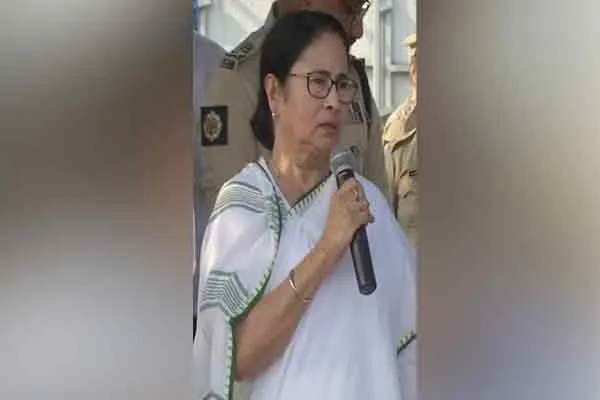 mata banerjee gives mango gift for narendra modi