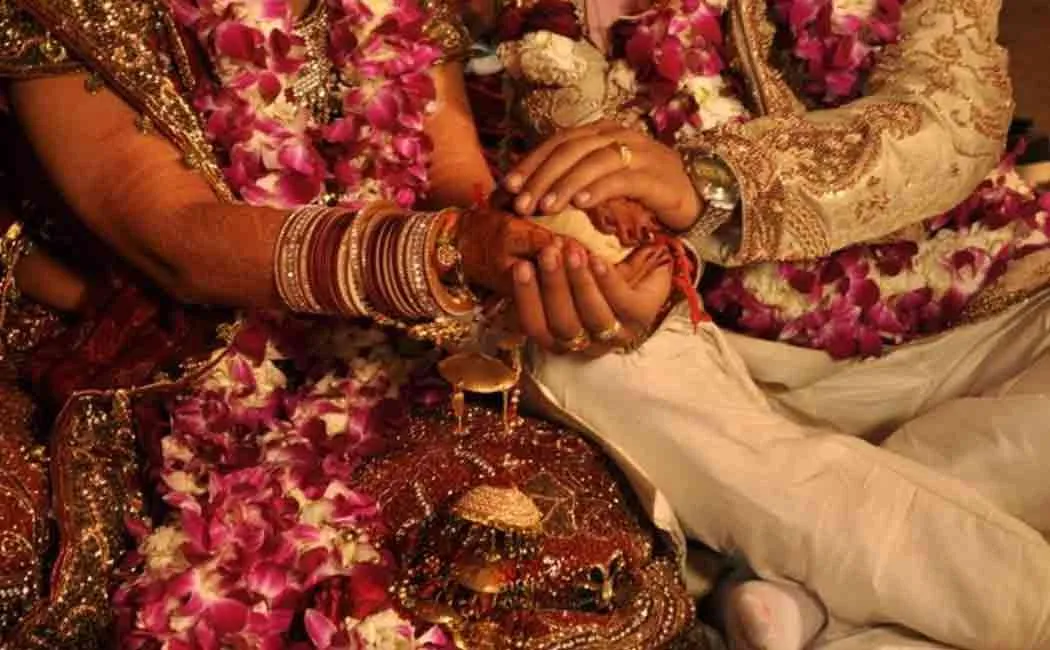 bride's family locked groom in house and thrash him at marriage in uttar pradesh