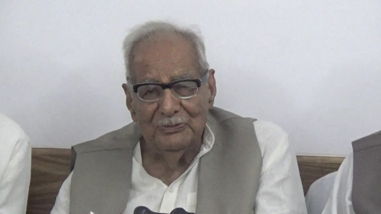 Kuldeep Nayar 
