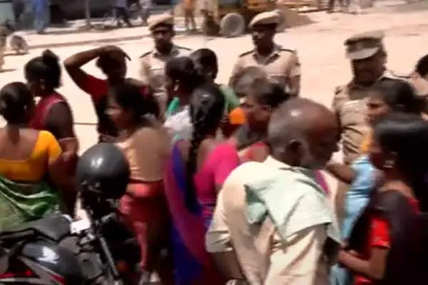madurai youth karthi incident Relatives involved in the road block