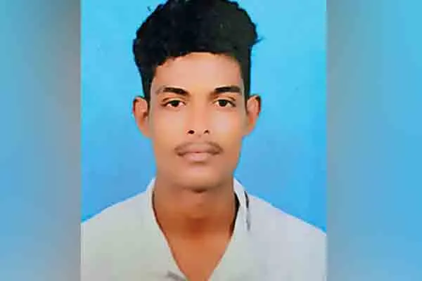A teenager passed away by his friends in thiruvallur