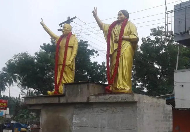 tiruvarur district mgr and jayalalithaa statues opening for midnight 