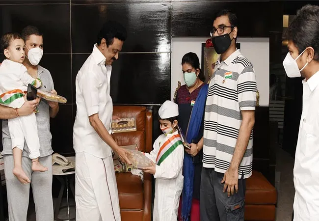 Families celebrating Independence Day   The Chief Minister called and congratulated him