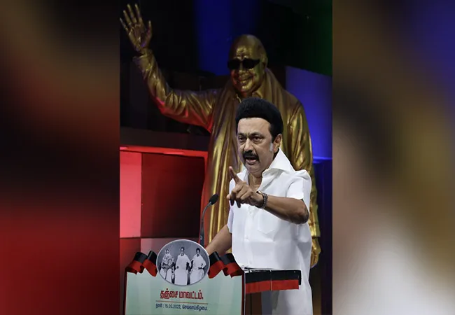 Edappadi Palanisamy should apologize for supporting three agricultural laws 