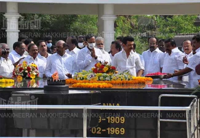 Chief Minister MK Stalin traveling with the public in a government bus!