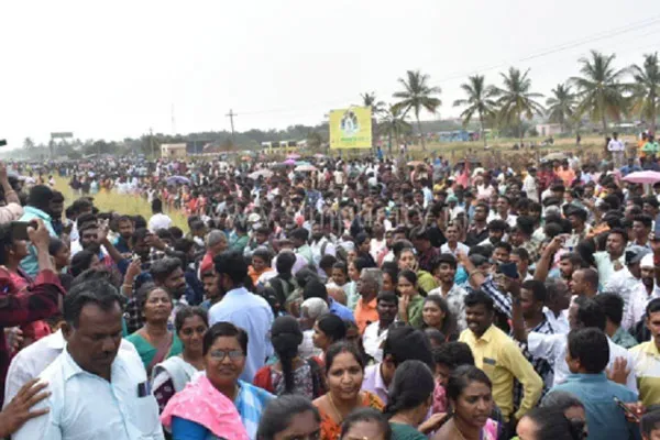 People gathered against the complaint for Scammed by YouTube on covai