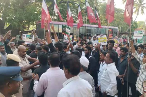 Railway station blockade struggle by the Manithaneya Makkal Katchi