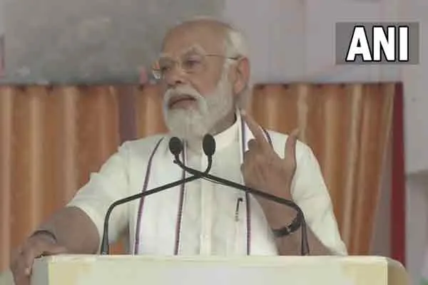 modi interact with primary school teacher and students gandhinagar gujarat 