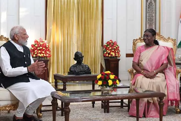 Edappadi Palaniswami congratulates Prime Minister Modi!