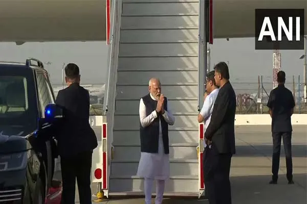 Kashmir incident Prime Minister Modi returns to the country