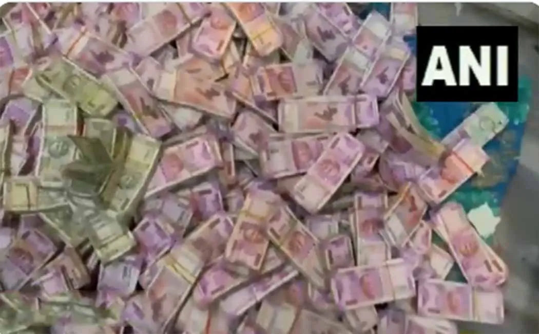 Money was found in the house of the minister's assistant!