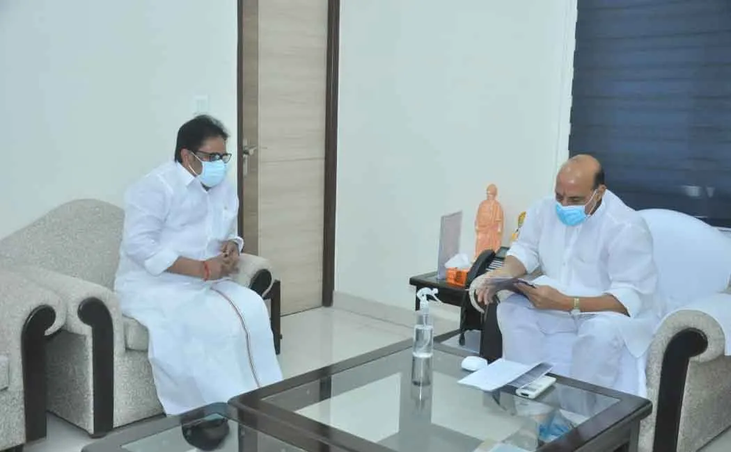 Lying overhead Trichy work; Member of Parliament who met the Union Minister 
