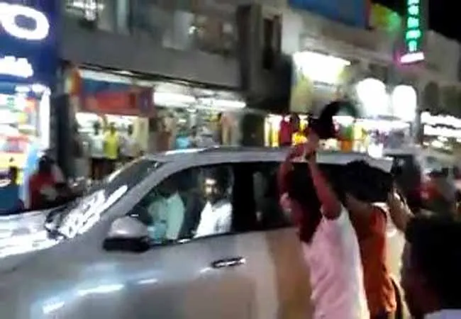 theni district raveendranath kumar mp car 43 persons arrested police 