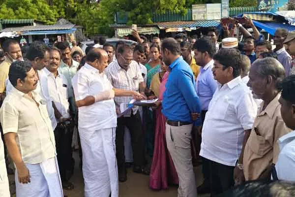 Agriculture Minister MRK Panneerselvam inspected the bus stand work in chidambaram
