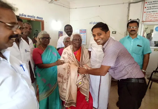 thiruvarur government hospital dmk ex mp vijayan family donate land