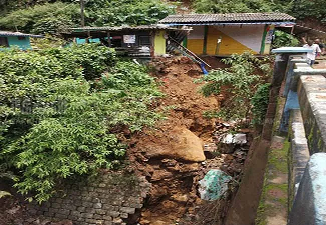 tamilnadu nilgiris heavy rains  flood peoples affected need help 