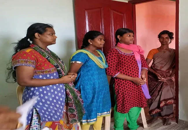 tamilnadu nallai mayor incident  Collector who assisted in the education of three orphan girls!