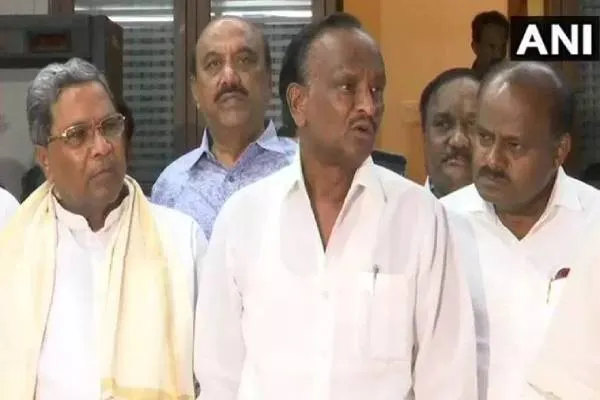 KARNATAKA GOVERNMENT VERY CRISIS CM HD KUMARASAMY DISCUSS