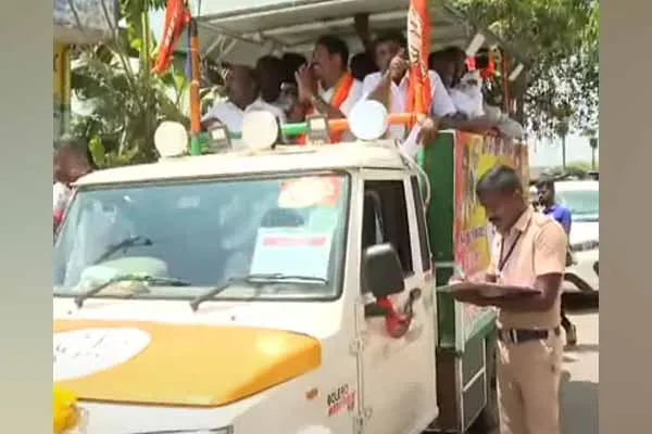 Flying soldiers check Nayanar Nagendran's car