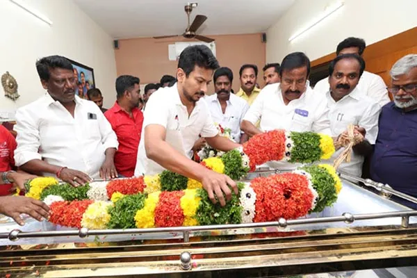 Dy CM Udhayanidhi Stalin pays tribute to poet Nandalala 