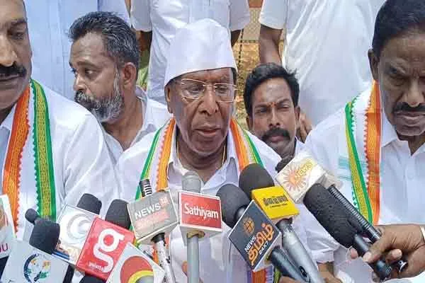 puducherry narayanasamy talks about indian democracy 