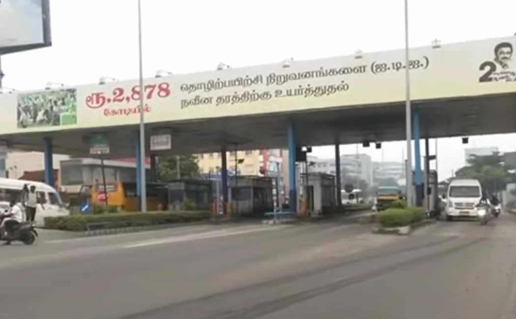 Customs fee canceled at Navalur toll booth 