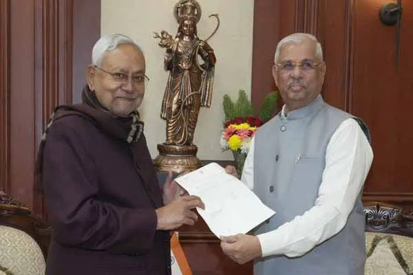 Due to the political situation, the Grand Alliance has broken up Nitish Kumar 