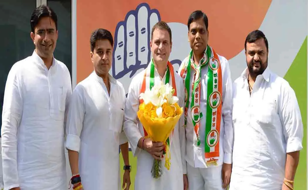 uttarprdesh bjp mp joins congress ahead of loksabha election