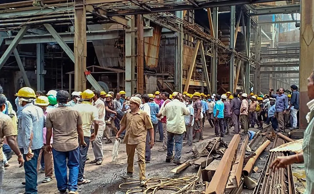 human rights activists seeks strict action against corrupt officials who were responsible for NLC boiler accident