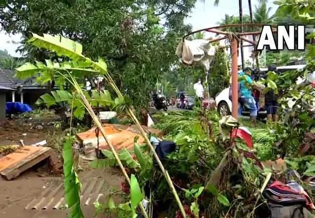 Heavy rains, floods in Kerala - Prime Minister Narendra Modi asked!