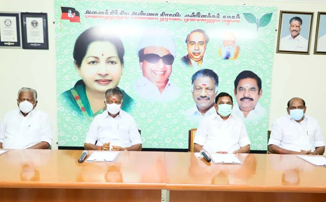 admk former minister jayakumar arrest admk leaders edappadi palanisamy and opaneerselvam 