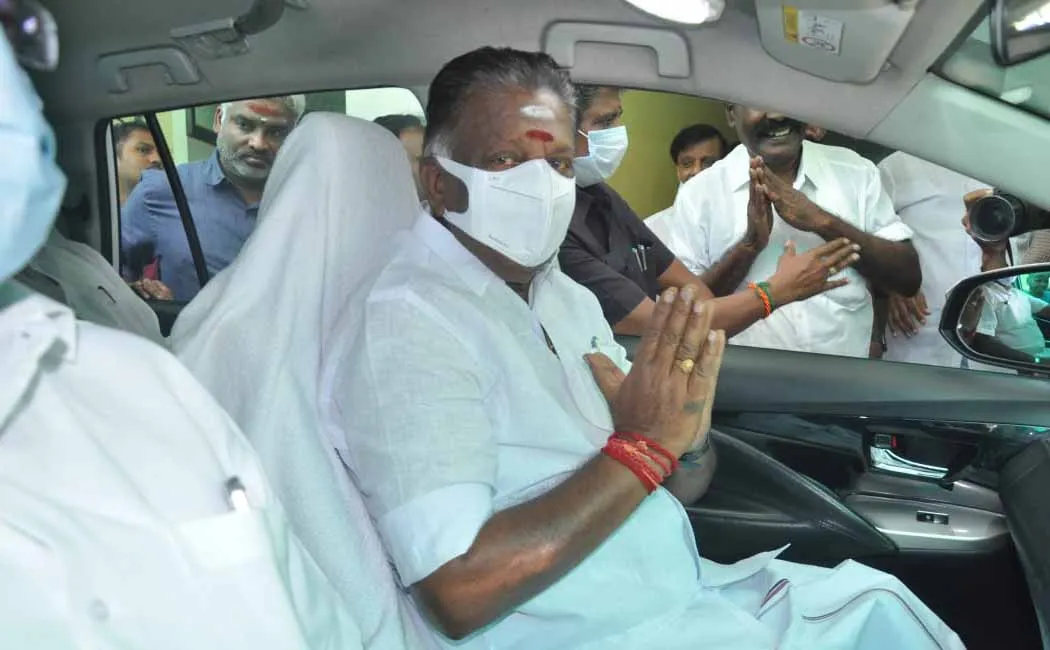 O. Panneerselvam returns to Chennai in a hurry!