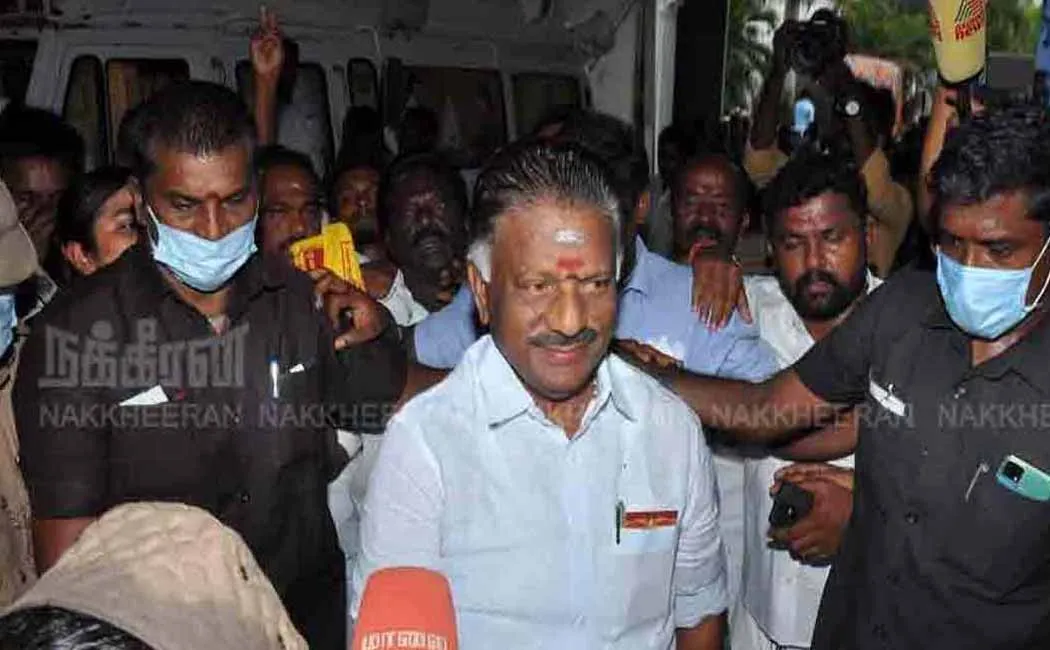 Edappadi Palaniswami's side shocked by O. Panneerselvam's action!