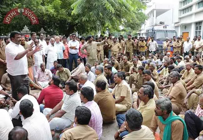 union against non-payment of Diwali bonus! Traffic impact puducherry 