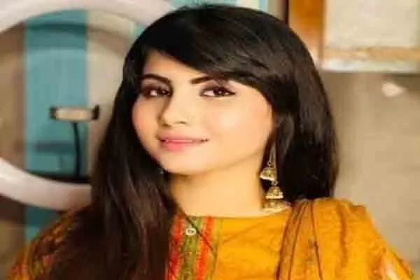  Pakistani actress says Ready to go on a date if beat the Indian team