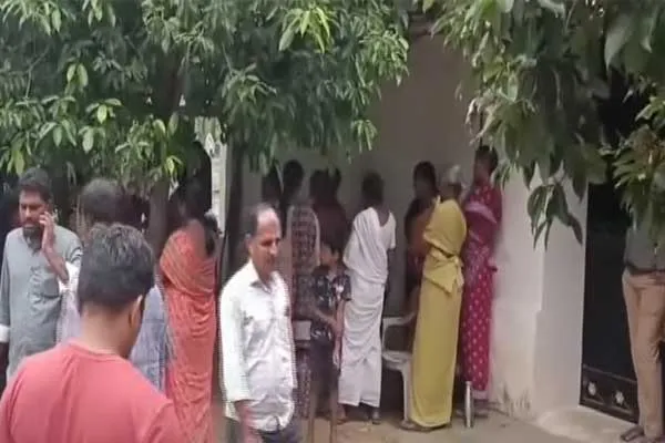 Tirupur Dt Palladam Near 3 members of the same family inicident 